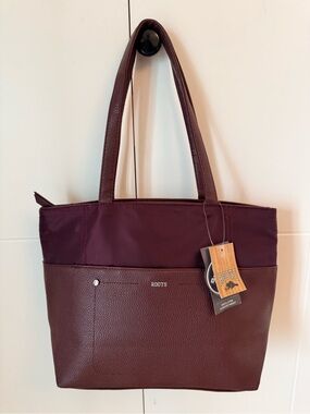 NEW Roots Lunch Purse